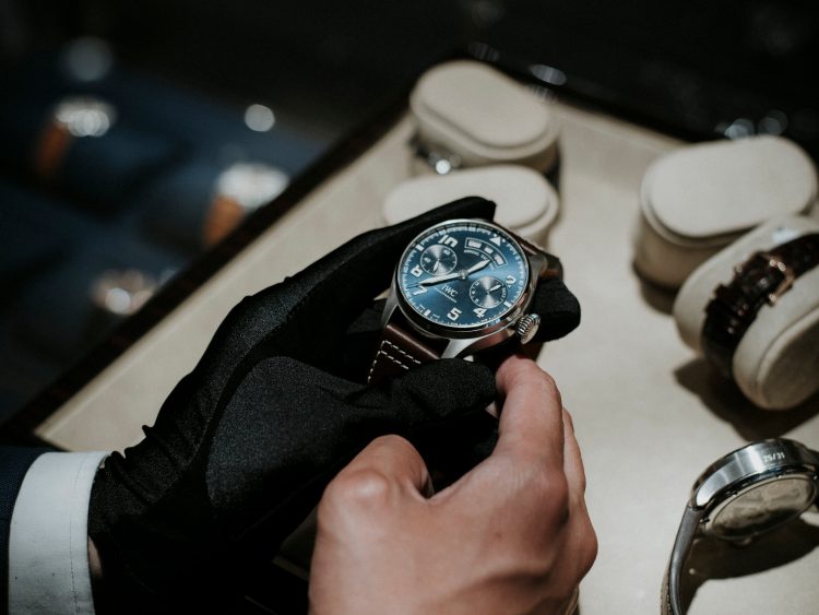 Iwc watch on sale service cost